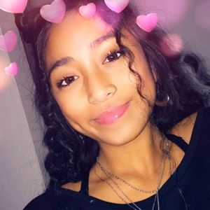 Meet your Posher, Ellaine